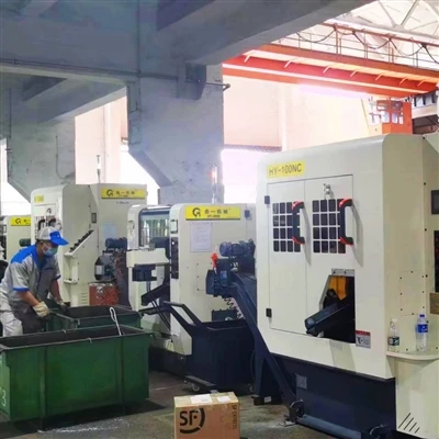 What to do if the saw blade of a circular saw machine jumps teeth or wears ou...